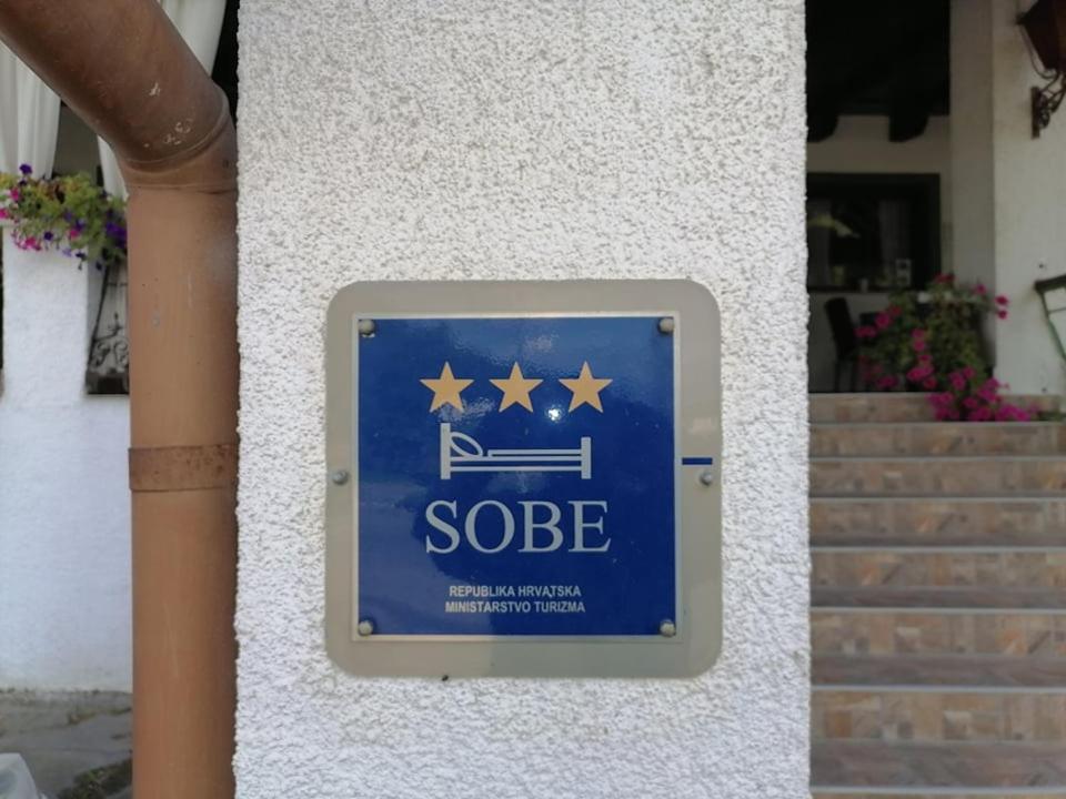לינה וארוחת בוקר וירוביטיצה Sulentic Sobe I Restoran מראה חיצוני תמונה