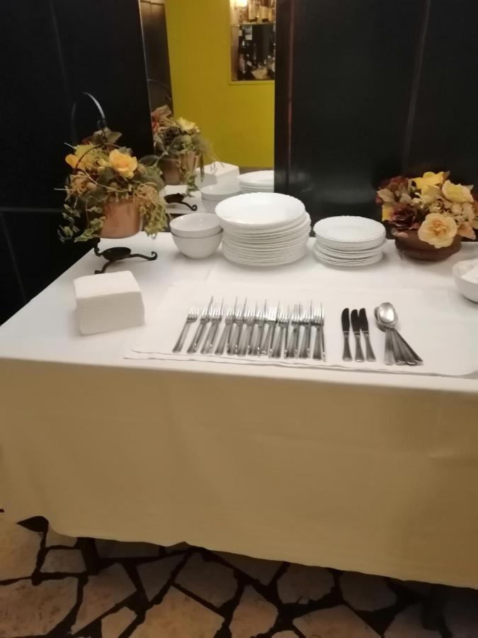 לינה וארוחת בוקר וירוביטיצה Sulentic Sobe I Restoran מראה חיצוני תמונה
